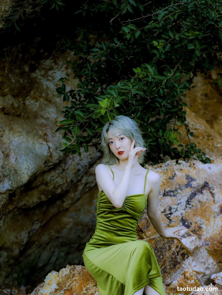 图片[2]-[YITUYU艺图语]2022.10.08 绿野 小赵[25+1P／199MB]-绅士图