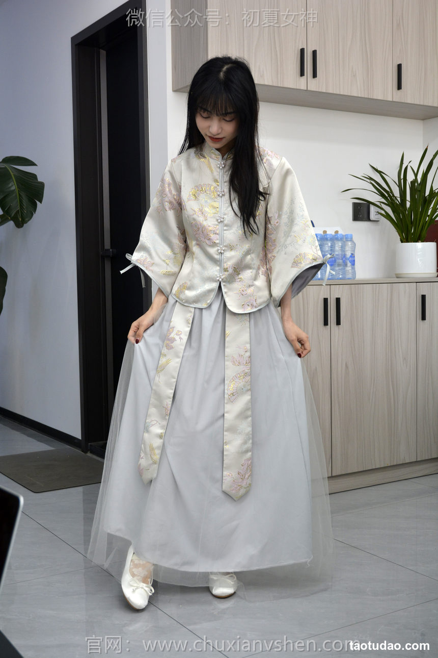 图片[2]-初夏女神 NO.163 柒柒 最美伴娘[140P+1V／4.94GB]-绅士图