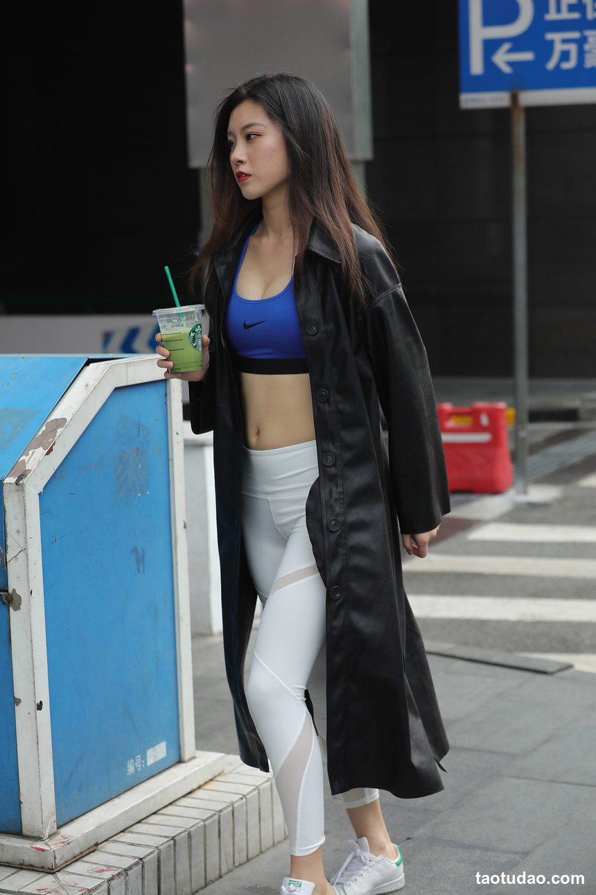 图片[2]-精选街拍作品 NO.0078 白色紧身瑜伽裤美女高清原图[590P／482MB]-绅士图