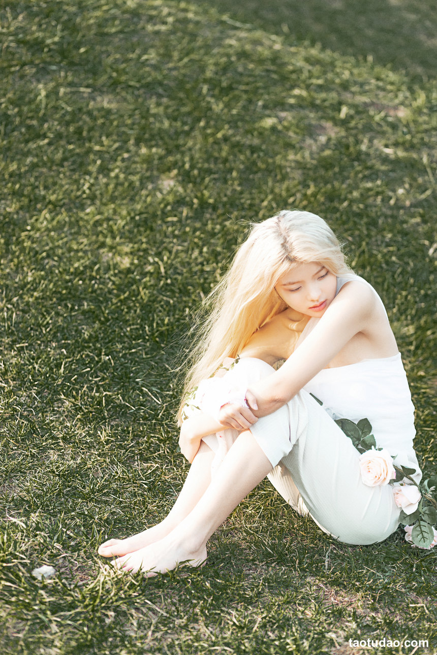 图片[2]-[YITUYU艺图语]2022.12.09 春生 笑死银[22+1P／354MB]-绅士图