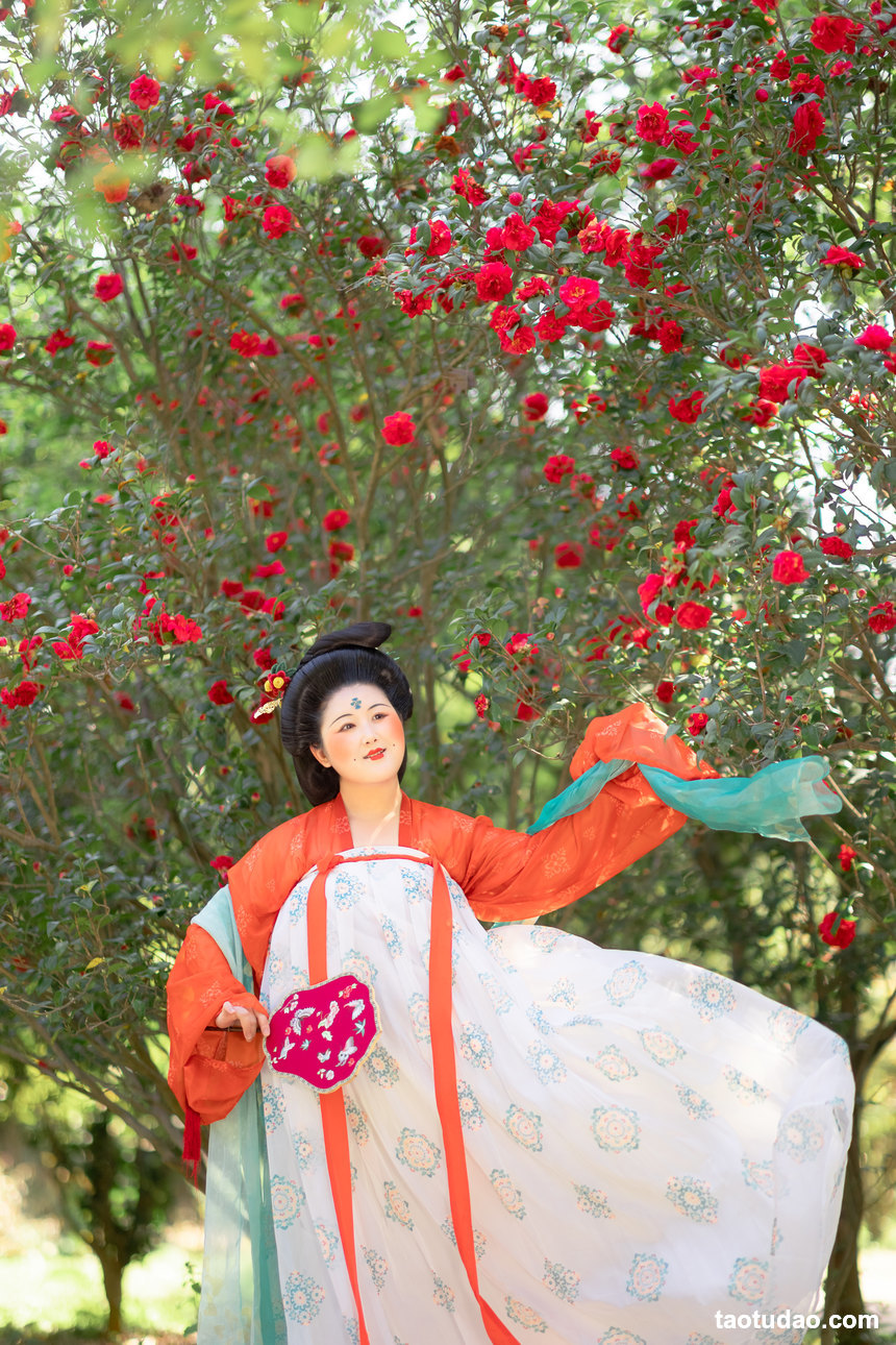 图片[2]-[YITUYU艺图语]2022.05.17 落红谁捡 长歌要努力吖[31+1P／281MB]-绅士图