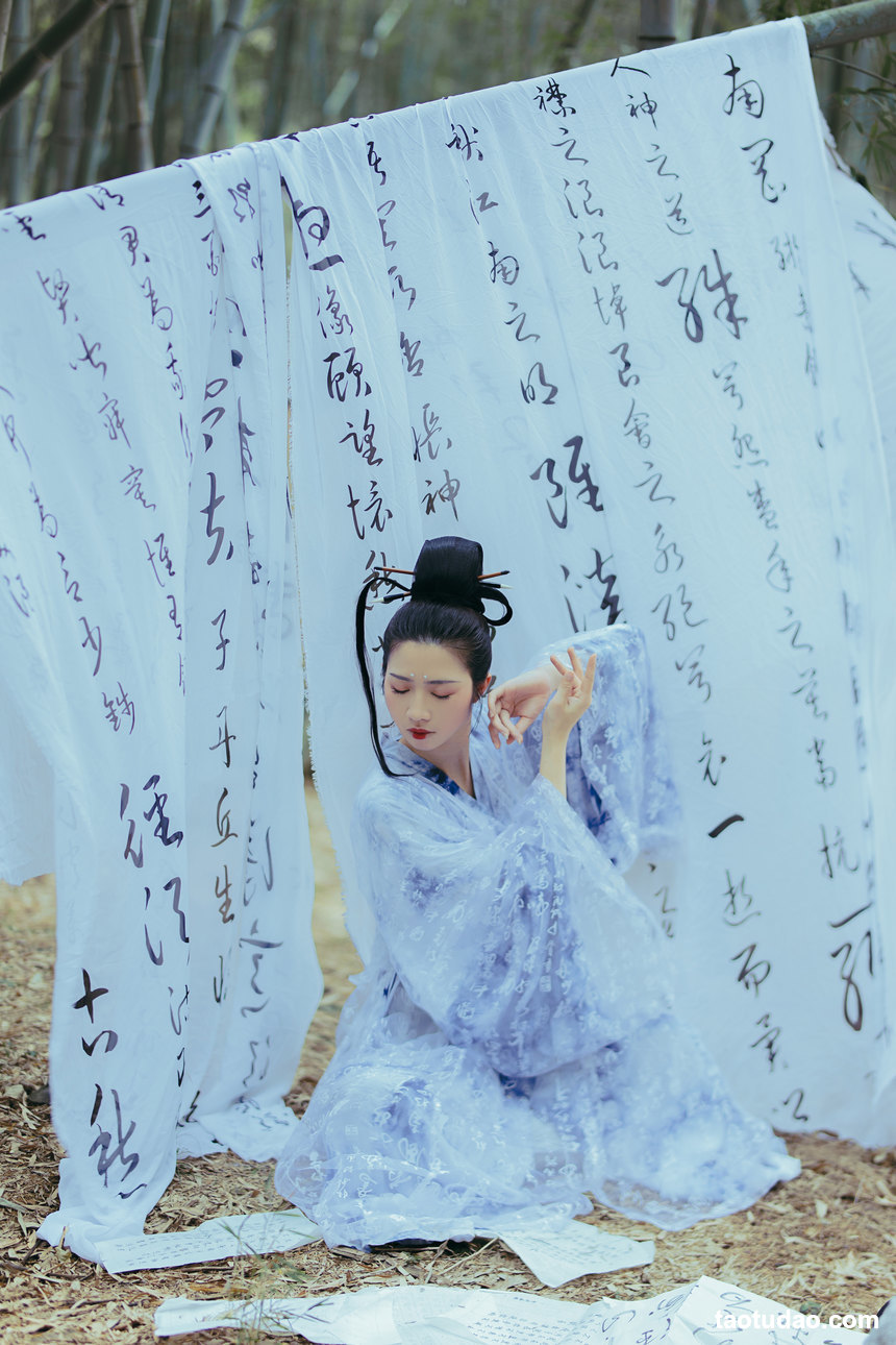 图片[2]-[YITUYU艺图语]2022.08.24 笔仙 君心蓝[21+1P／378MB]-绅士图