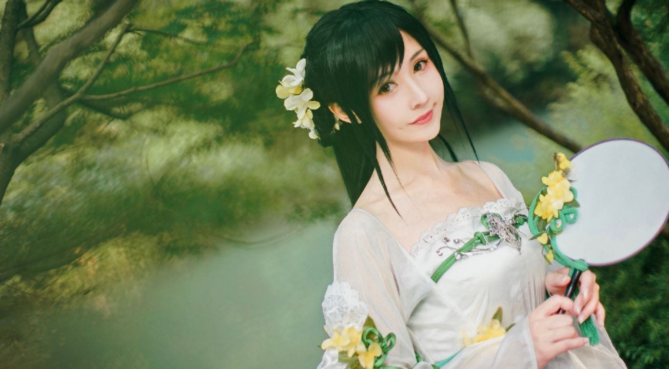 一件衣服造价十万!游戏COS服这么贵,女孩子却败光家产也要入坑