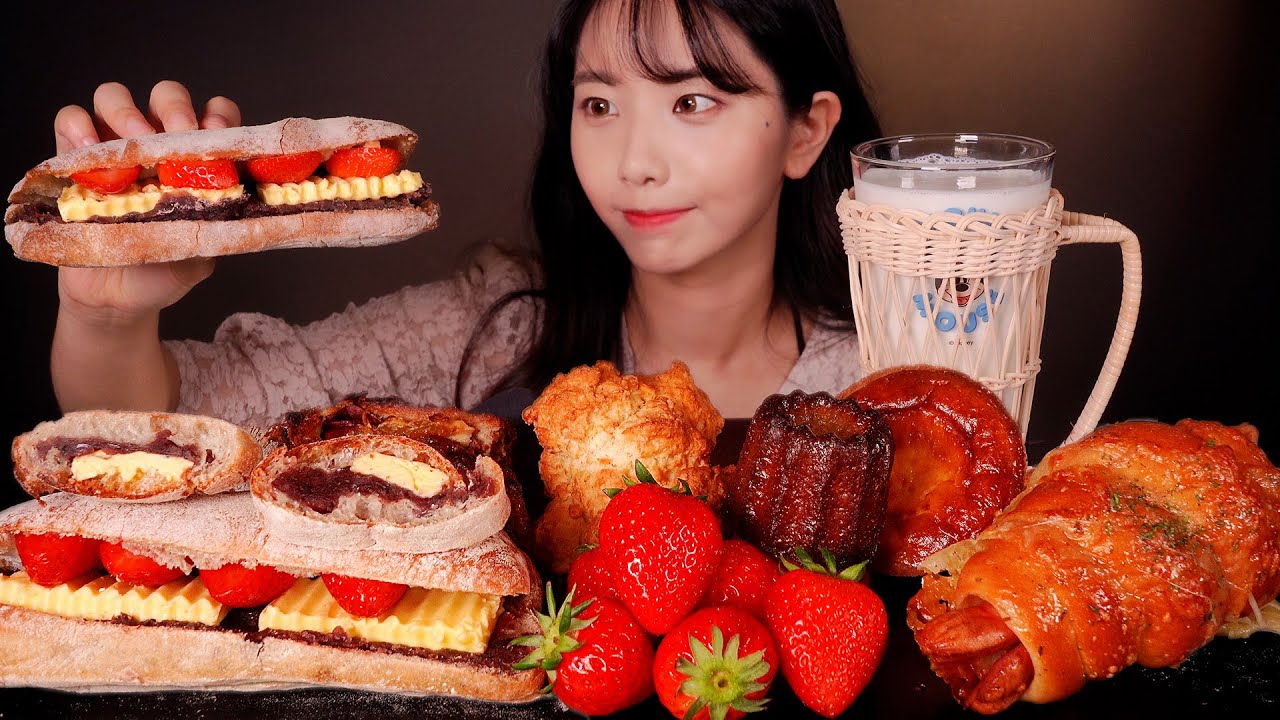[Suna]刚烤的面包吃播(草莓奶油, 卡纳蕾, 司康饼, 火腿面包)-ASMR Suna 꿀꿀선아 / 韩国ASMR-绅士图