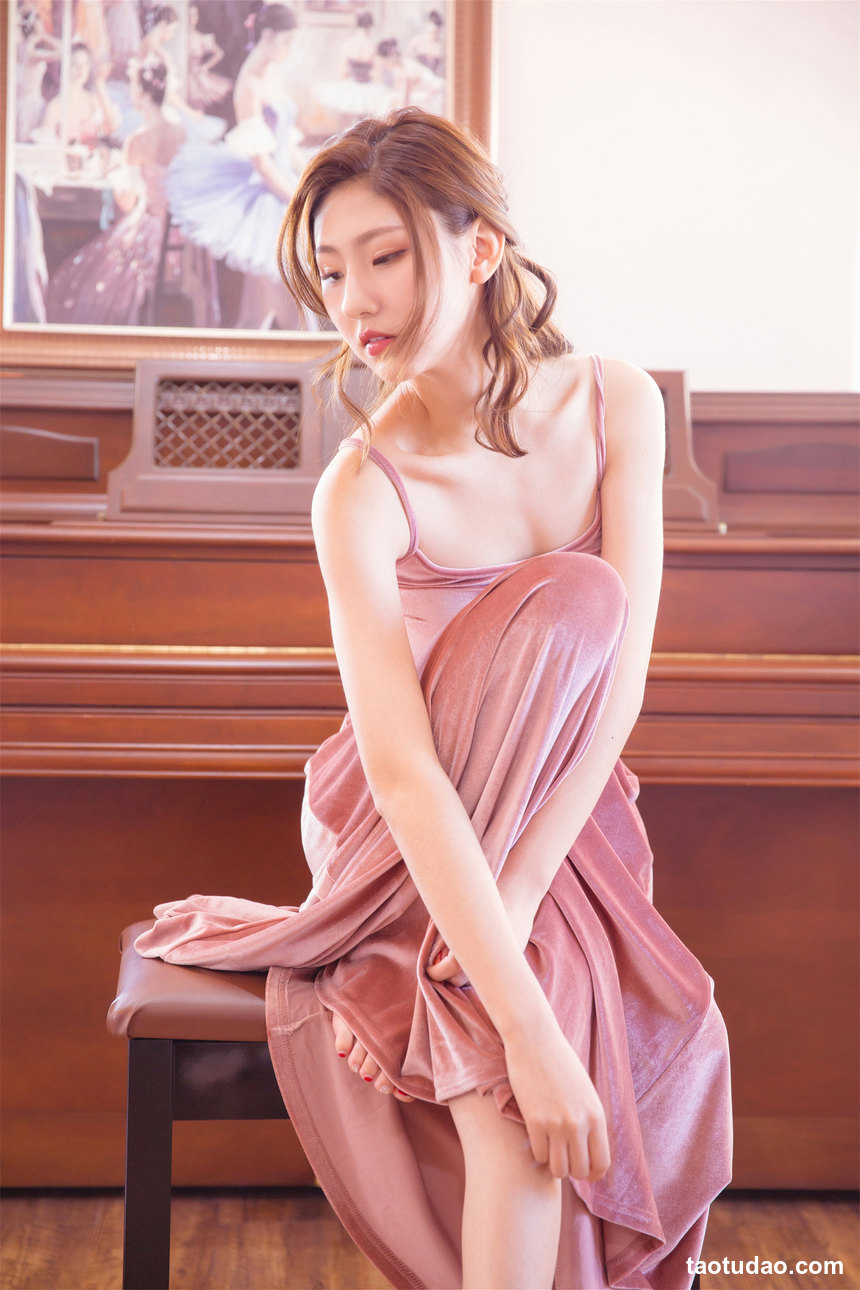 图片[2]-[YALAYI雅拉伊]2022.11.01 NO.1021 婀娜的舞者[33+1P／172MB]-绅士图