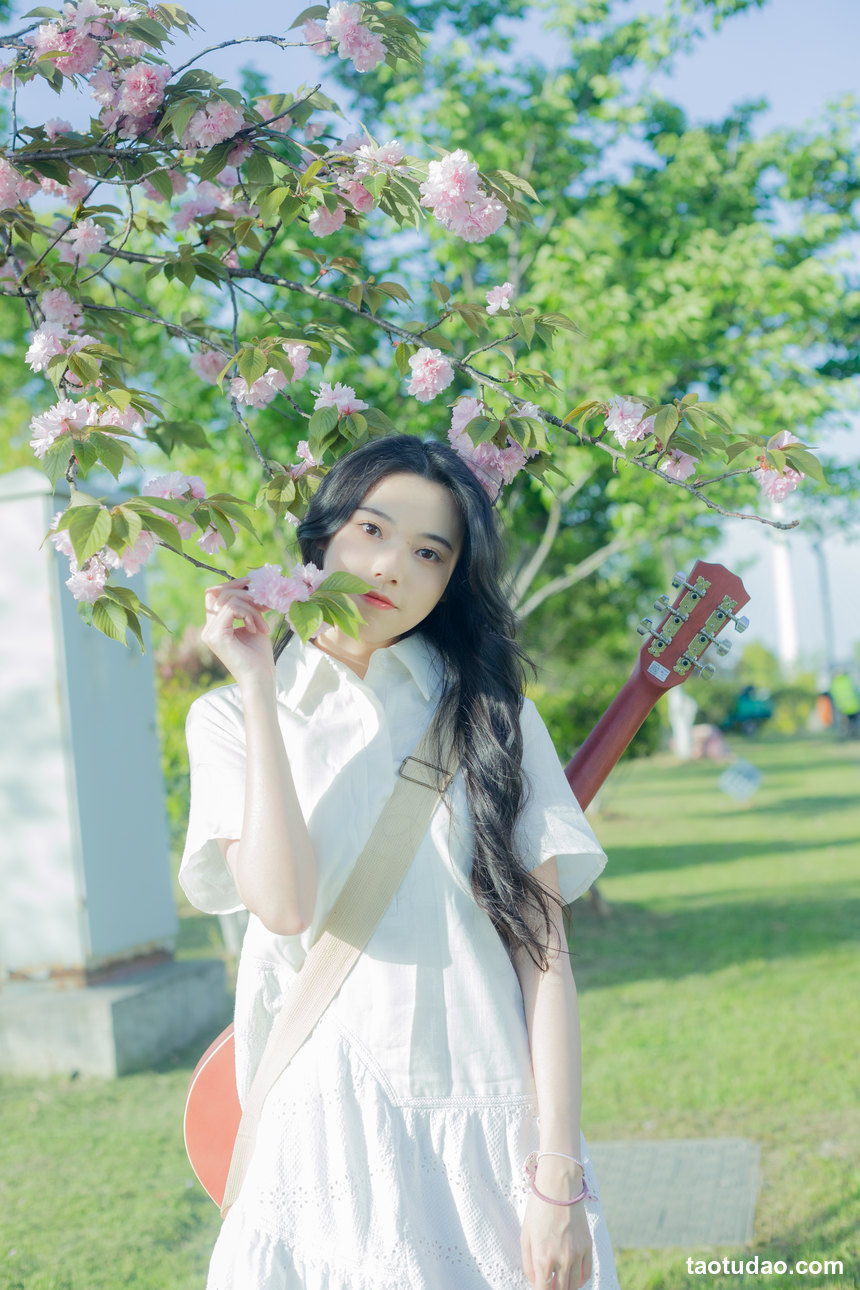 图片[2]-[YITUYU艺图语]2022.07.29 给晚樱的情歌 静鏡婧[27+1P／266MB]-绅士图