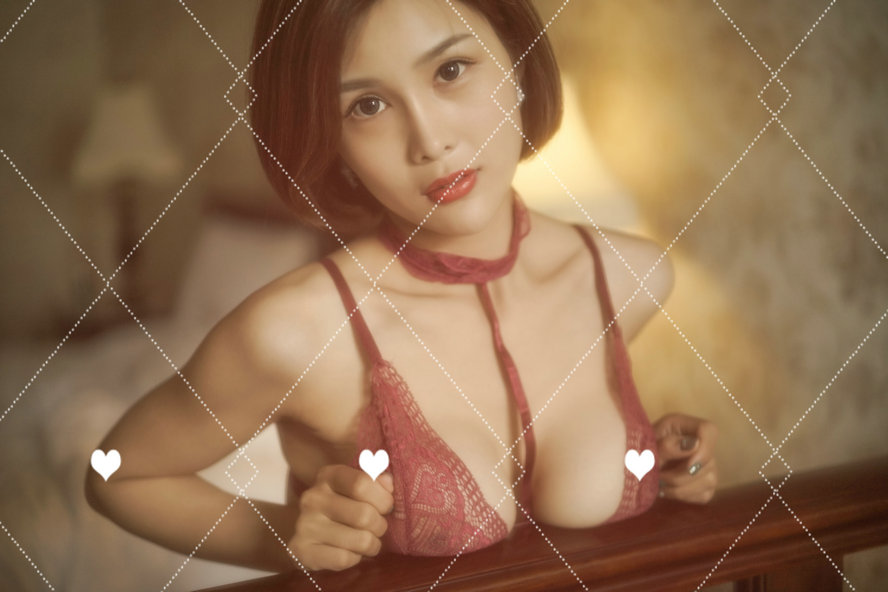 巨乳女神闫盼盼 - 紫色全屏 / 48P-72MB / 唯美杂图-绅士图