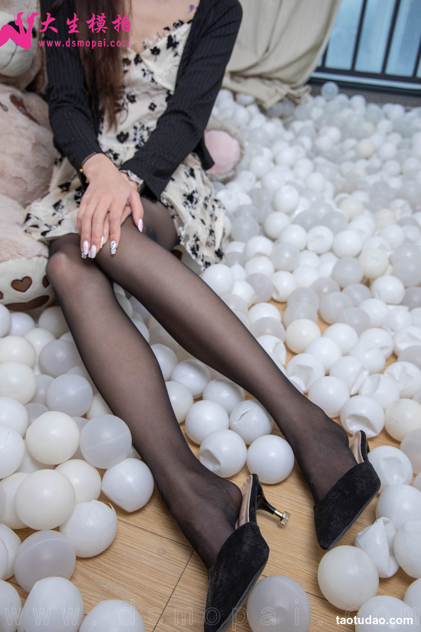 图片[2]-大生模拍 NO.305 伊柯 居家黑丝[56P+1V／2.24GB]-绅士图