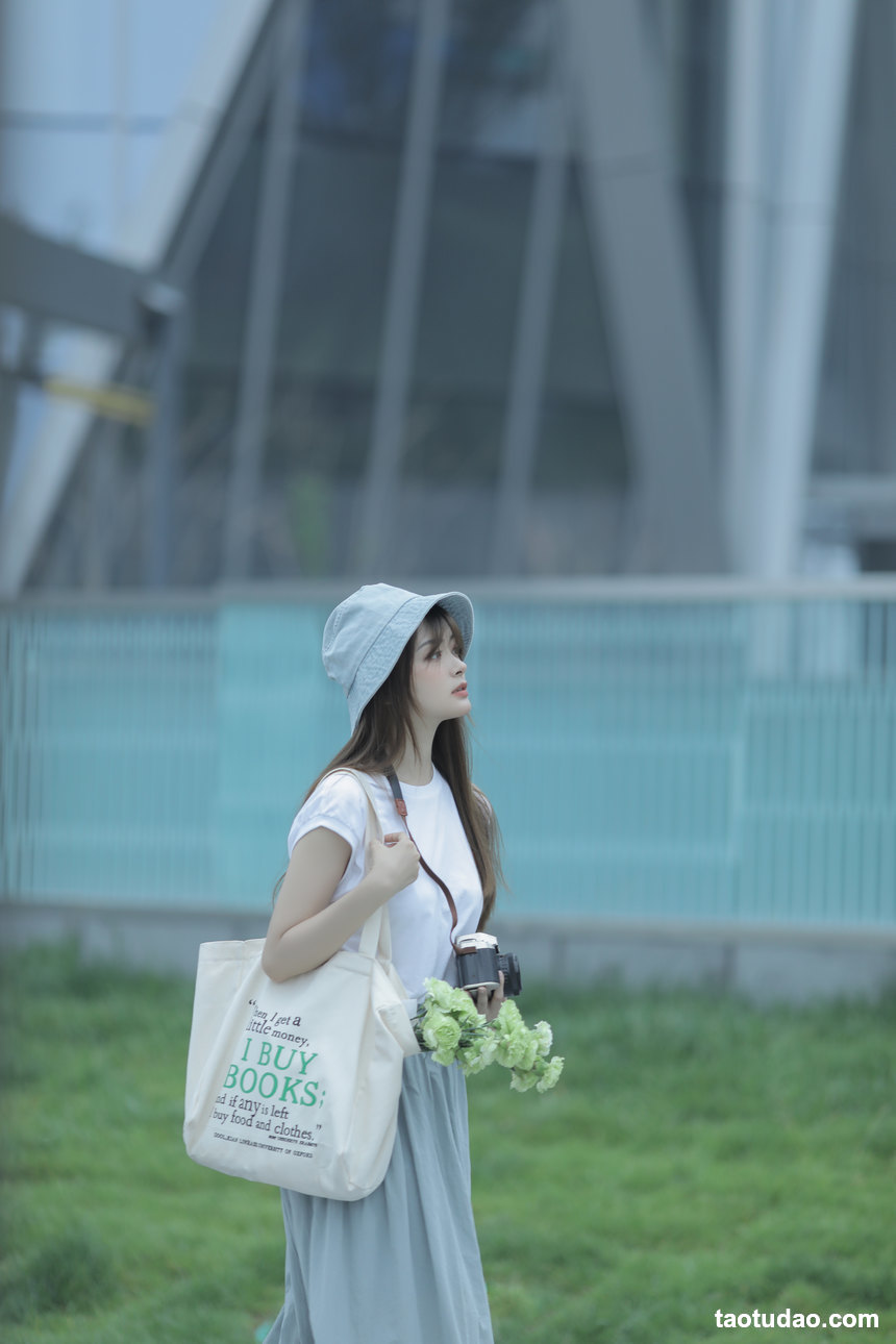 图片[2]-[YITUYU艺图语]2022.08.20 夏至已至 何静璇儿[27+1P／269MB]-绅士图