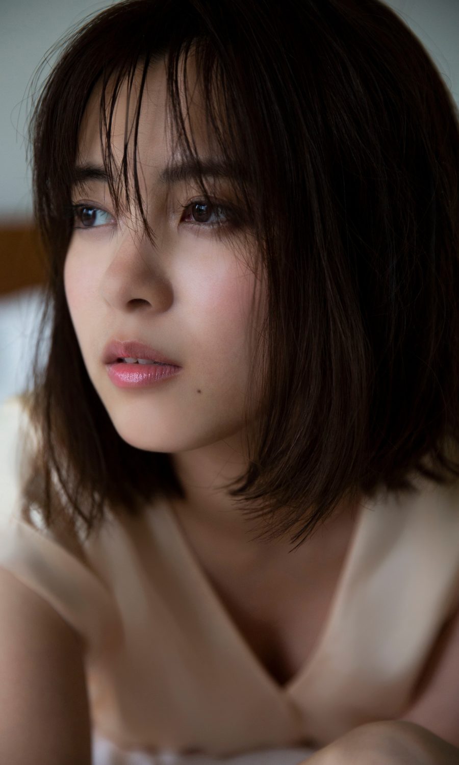新条由芽写真集「ダークサイド」-艺库
