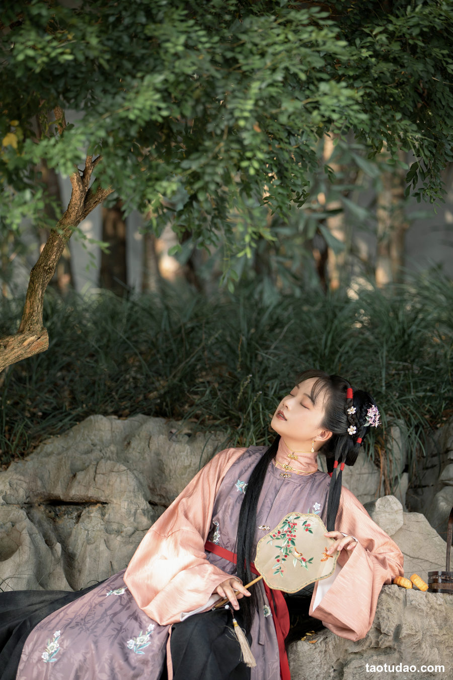 图片[3]-[YITUYU艺图语]2023.04.19 夏意 秋哒哒– [24+1P／350MB]-绅士图