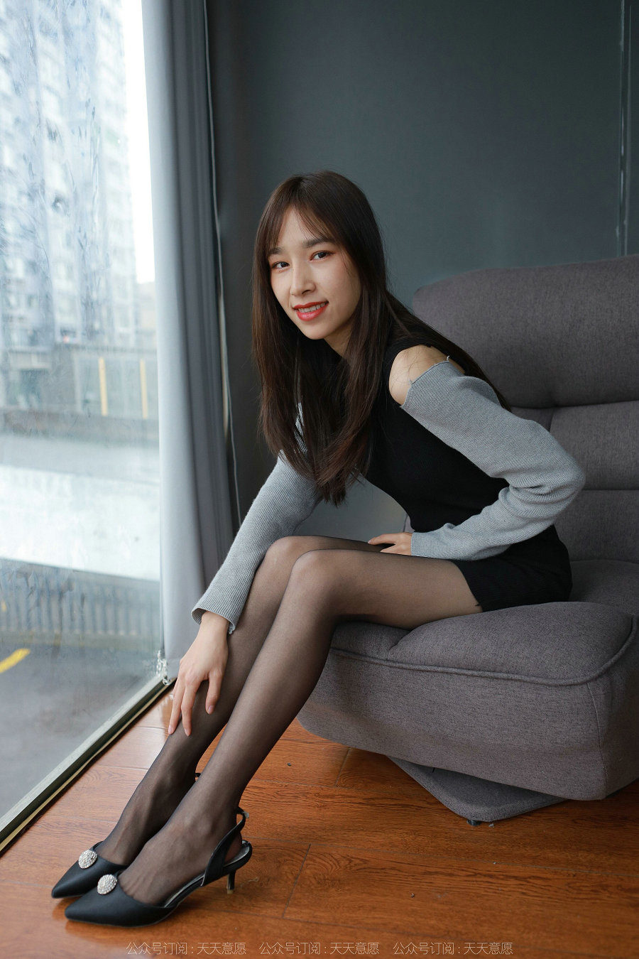 IESS异思趣向 - 模特：美子《沙发上的黑丝》/ 97P-148MB / 机构-艺库
