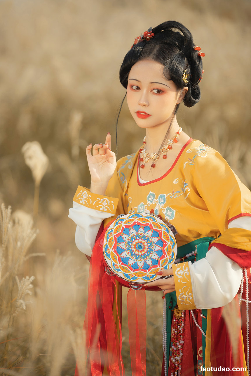 图片[2]-[YITUYU艺图语]2022.08.18 萋萋 梨一依[22+1P／287MB]-绅士图