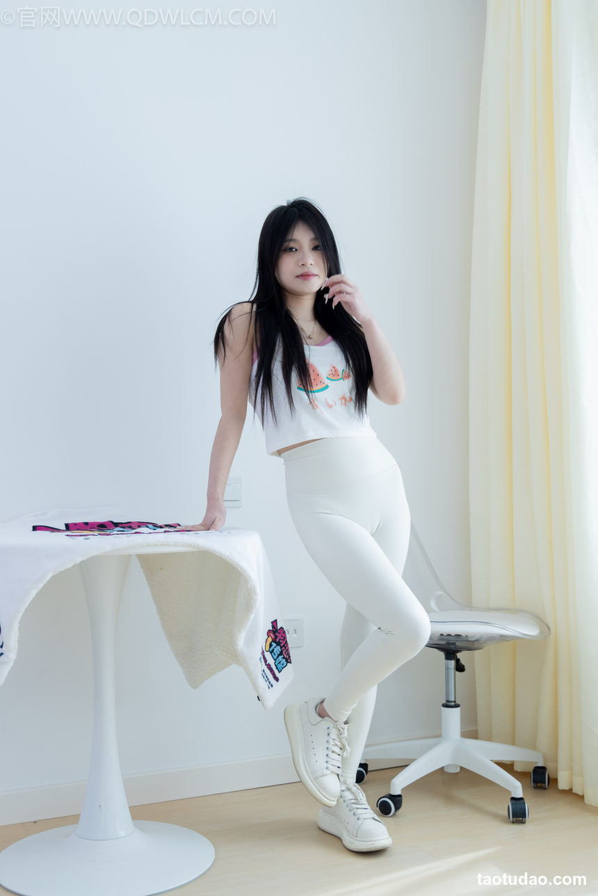 图片[3]-物恋传媒 NO.2276 闪闪-板鞋、白船袜（自然穿脏）、蓝船袜（自然穿脏）、裸足[182P-1V-4.88G]-绅士图