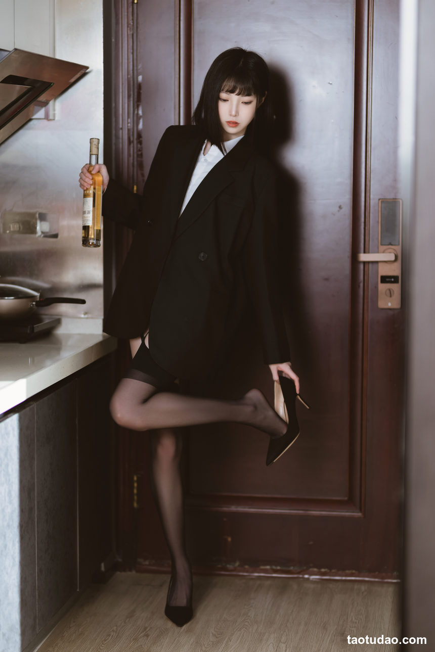 图片[2]-许岚LAN-醉酒OL [60P+2V-759MB]-绅士图