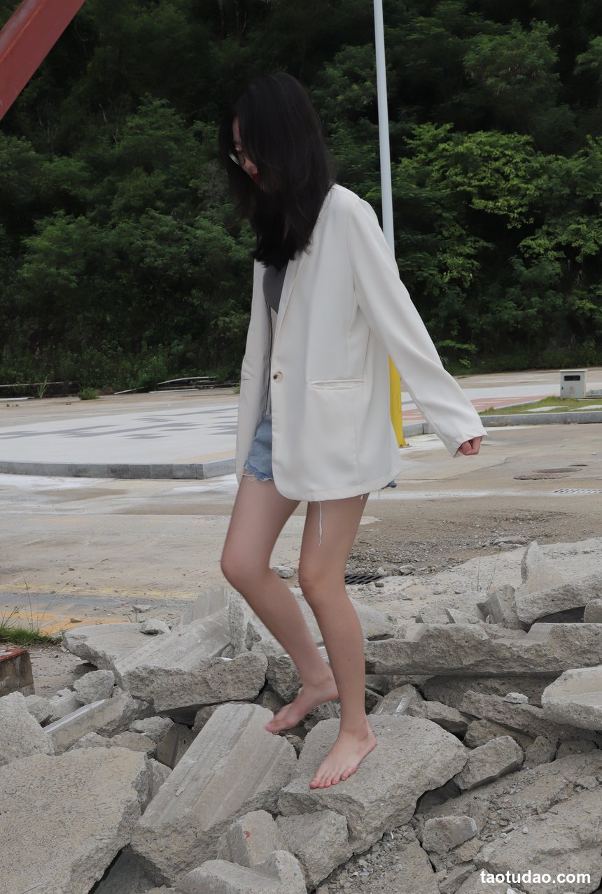 图片[3]-Pary摄影 NO.018 珊珊创意产业园吊带赤脚[97P／326MB]-绅士图