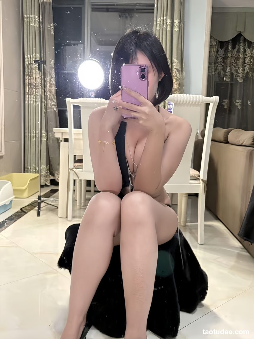 鹅鹅_连体比基尼泳装 [21P+7V-101MB]-绅士图