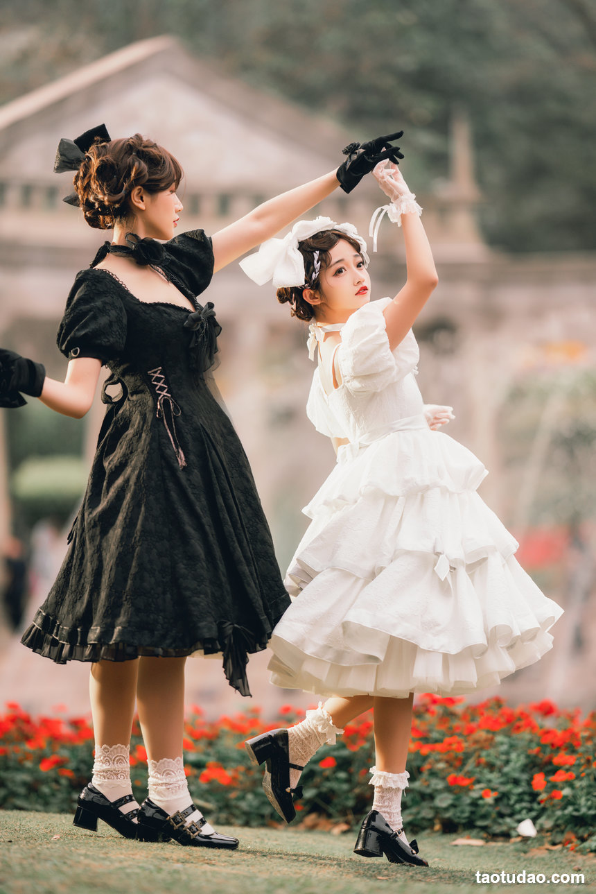 图片[2]-[YITUYU艺图语]2022.06.08 黑白双子 关关之猪w[25+1P／559MB]-绅士图