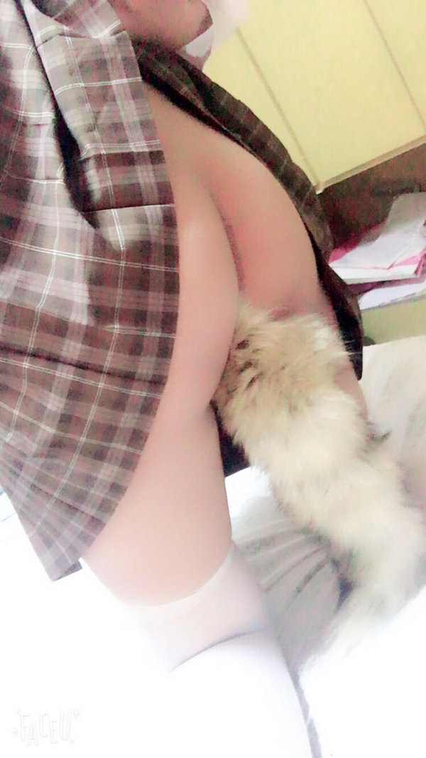 肉感软妹Kanami酱 - 格子裙 / 5P1V-8MB / 唯美杂图-绅士图