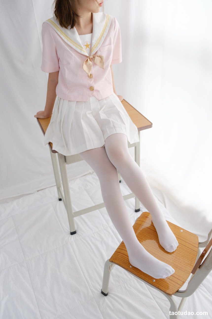 喵写真 VOL.007 课桌上白丝水手服 [55P-360MB]-艺库