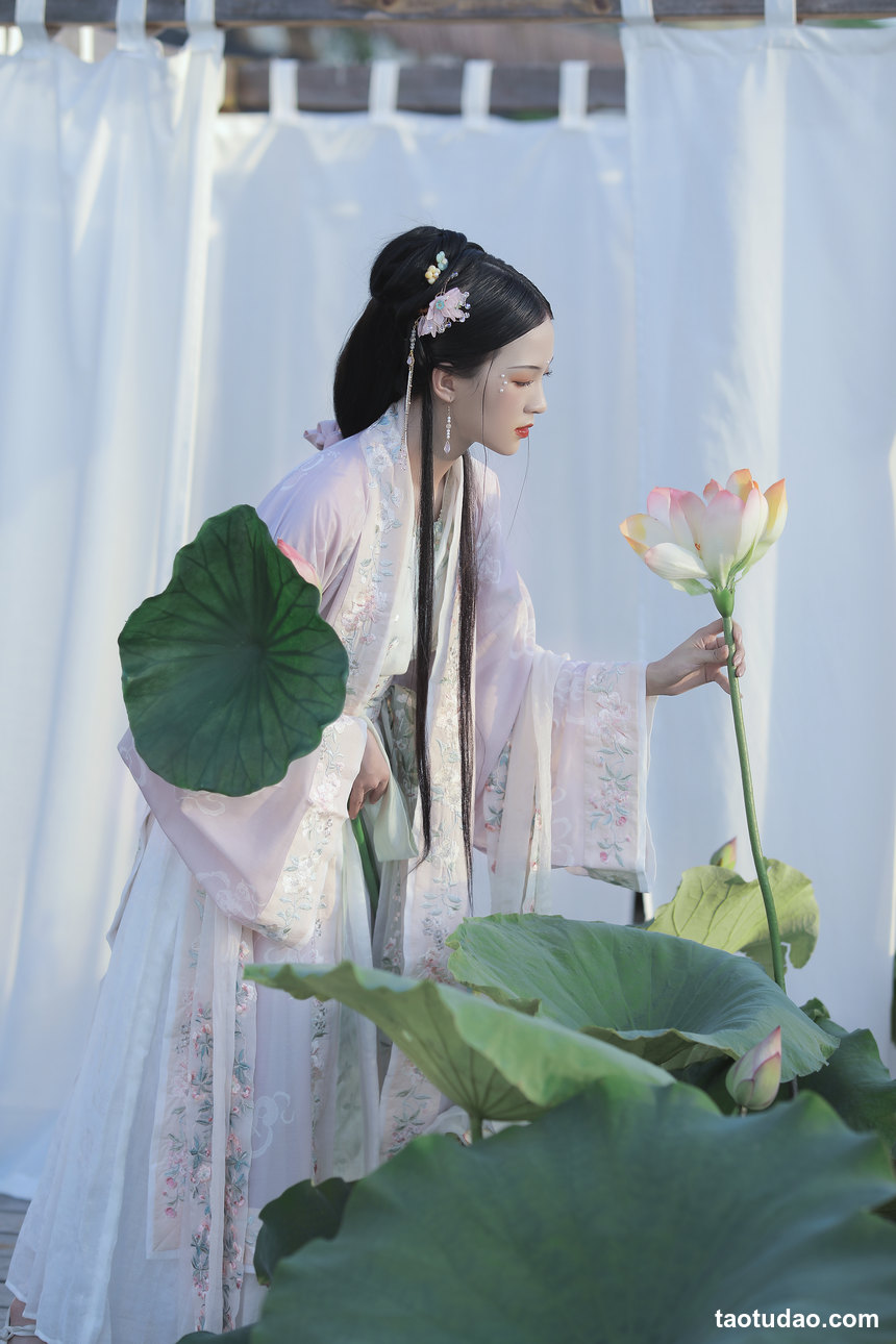 图片[4]-[YITUYU艺图语]2022.05.30 芙蓉 ella[22+1P／348MB]-绅士图