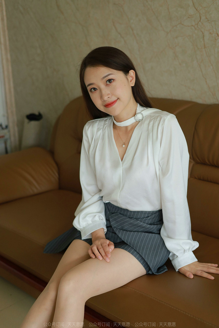 IESS异思趣向 - 模特：小婕《美女接待员》/ 75P-101MB / 机构-艺库