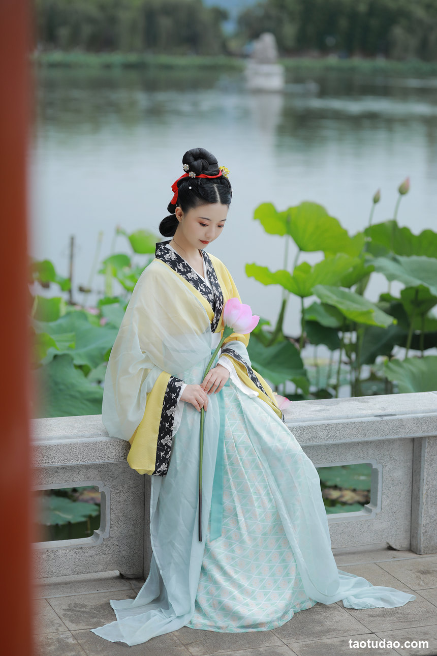 图片[3]-[YITUYU艺图语]2022.08.09 半夏 YunFleur[32+1P／640MB]-绅士图