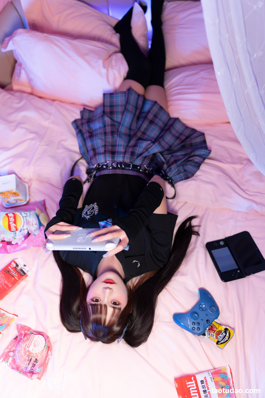 图片[2]-[YITUYU艺图语]2022.06.09 电竞少女 兔子Zzz不吃胡萝卜[21+1P／215MB]-绅士图