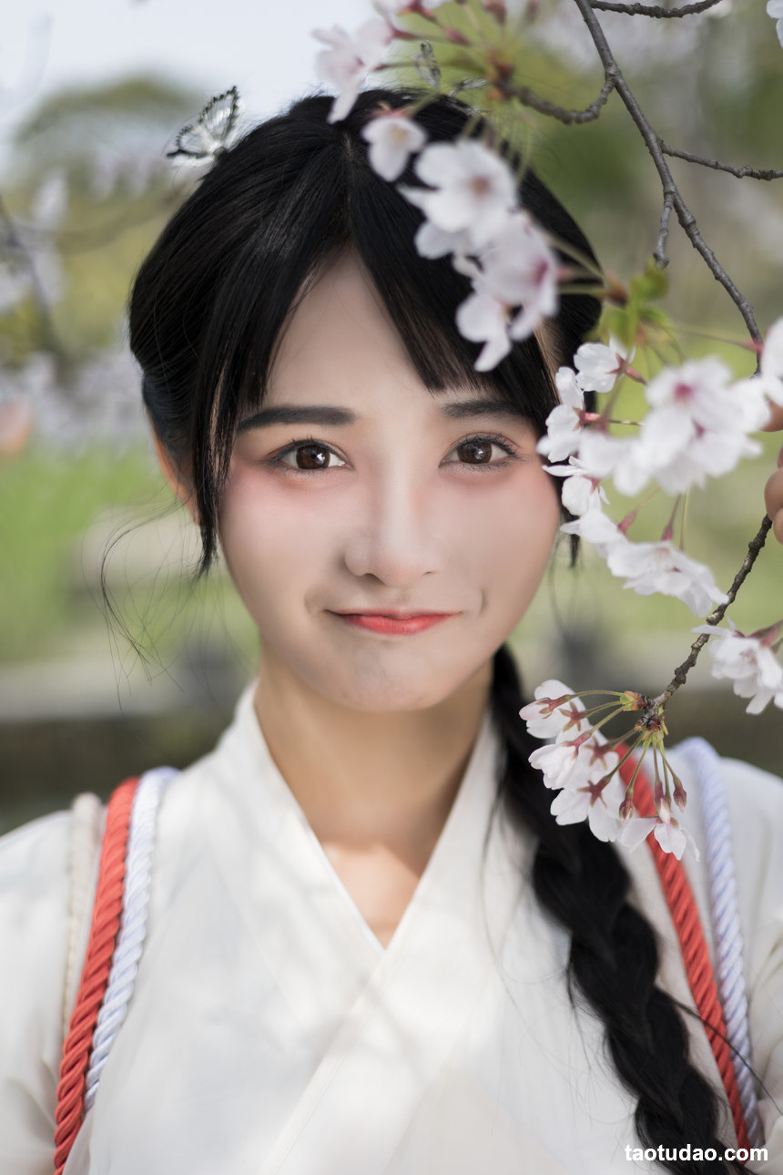 图片[2]-[YITUYU艺图语]2022.06.11 四月如你 杨馥羽[39+1P／433MB]-绅士图