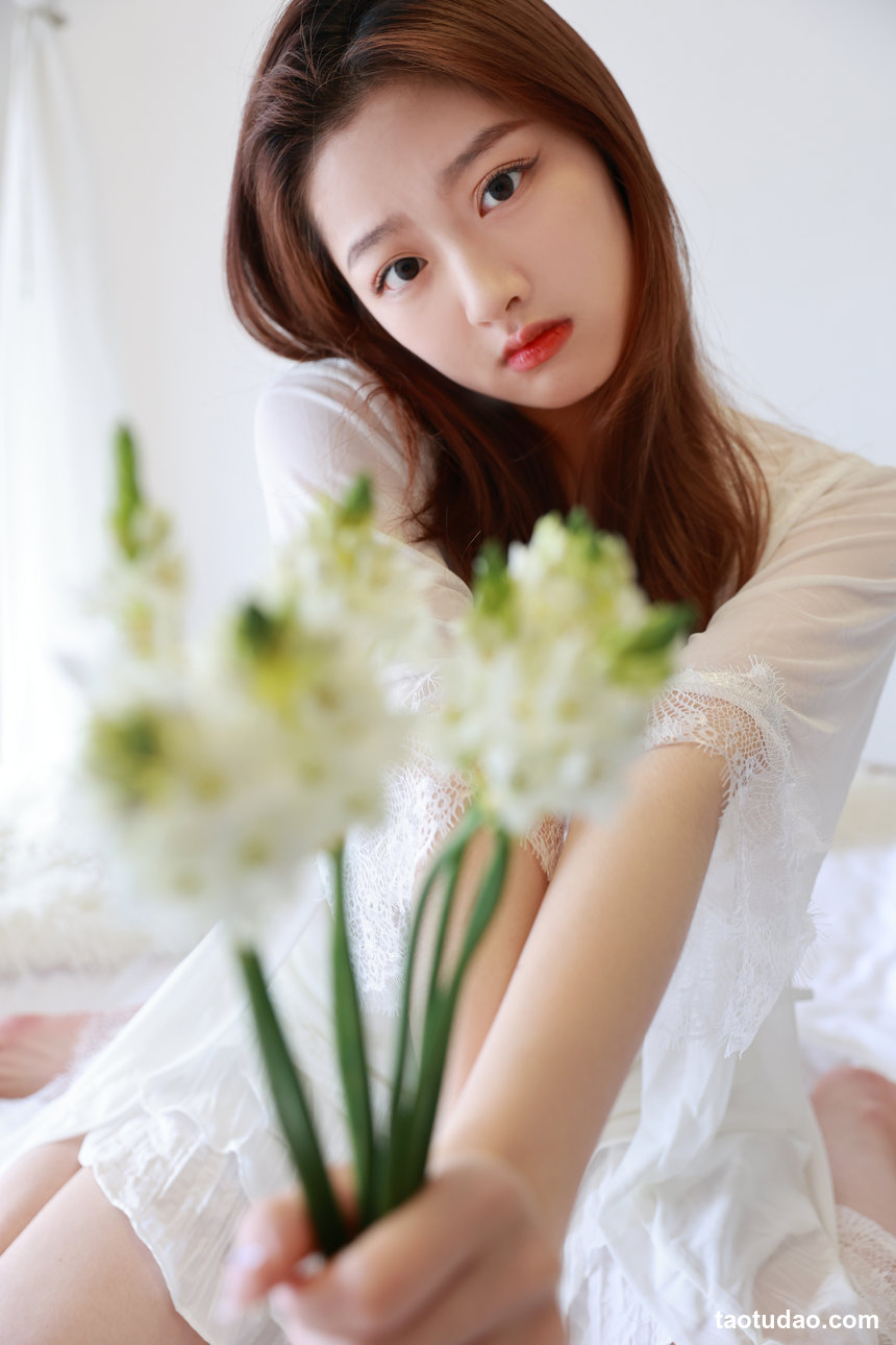 图片[2]-[YITUYU艺图语]2022.07.01 瞬间的温柔 持枪萝莉[26+1P／214MB]-绅士图