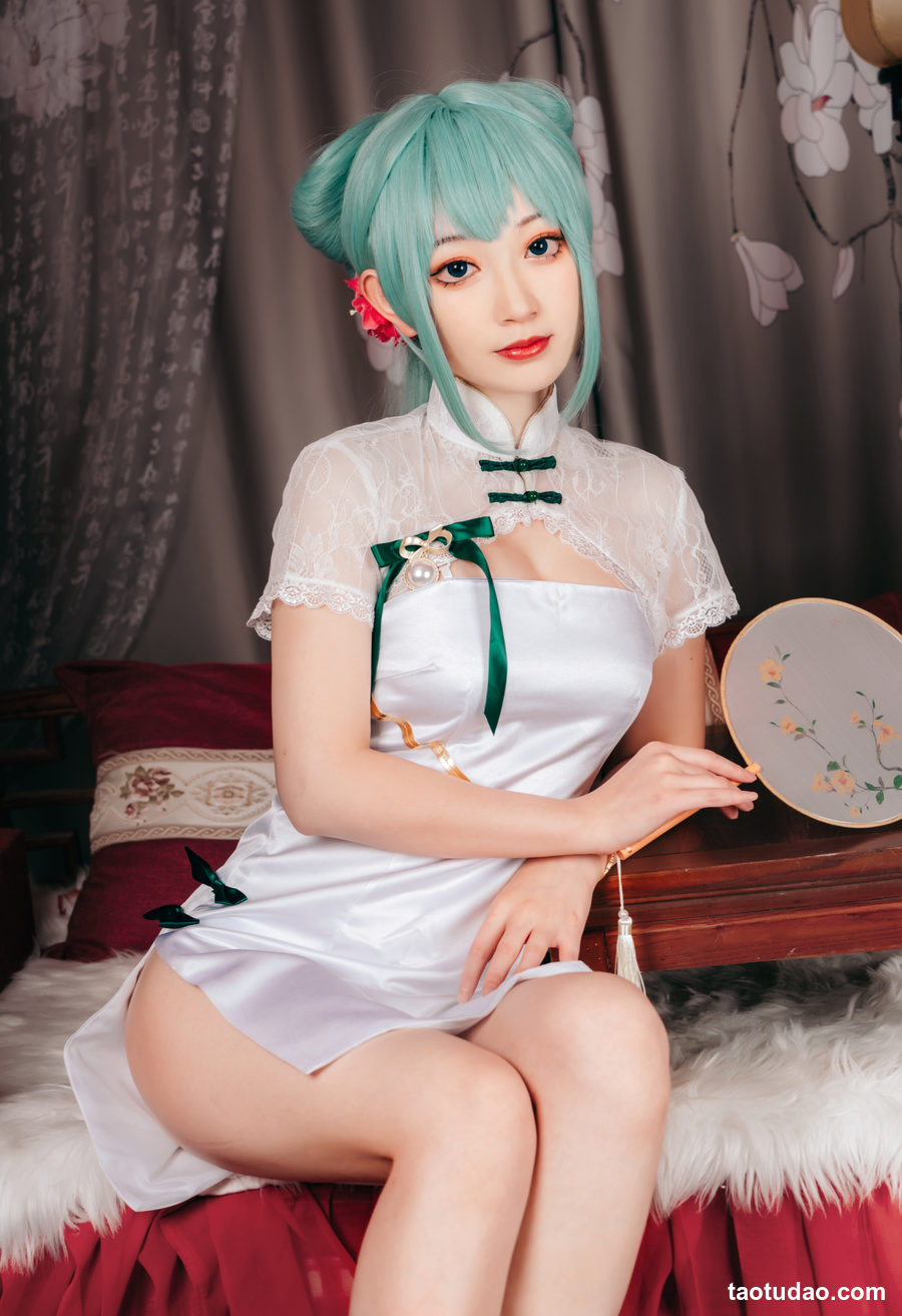 图片[2]-[YITUYU艺图语]2023.04.29 初音旗袍 桃墨公子x [39+1P／311MB]-绅士图