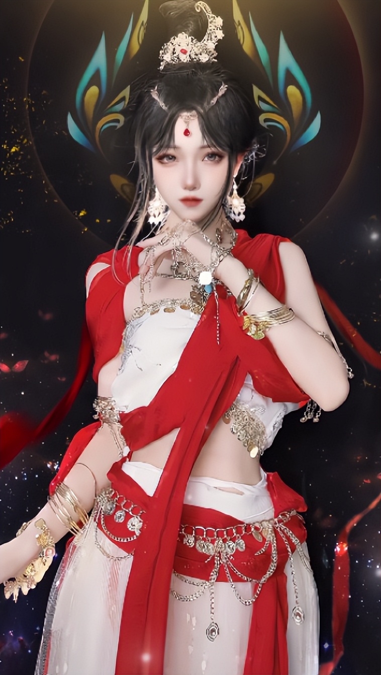 才上线不到一周,迦南龙门飞天Cos就来了!抹胸、长腿等比例还原