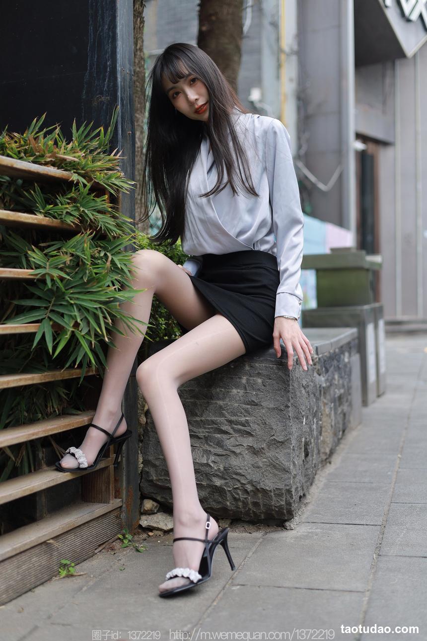 图片[2]-[IESS异思趣向] 2023.03.02 丝享家 1378 团团《楼梯上的美人》[92P-96.7M]-绅士图