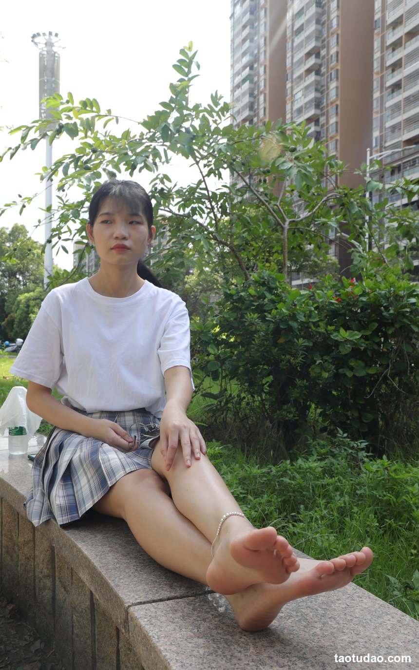 图片[2]-Pary摄影 NO.003 大学生婉萍的雪白美脚[169P／881MB]-绅士图