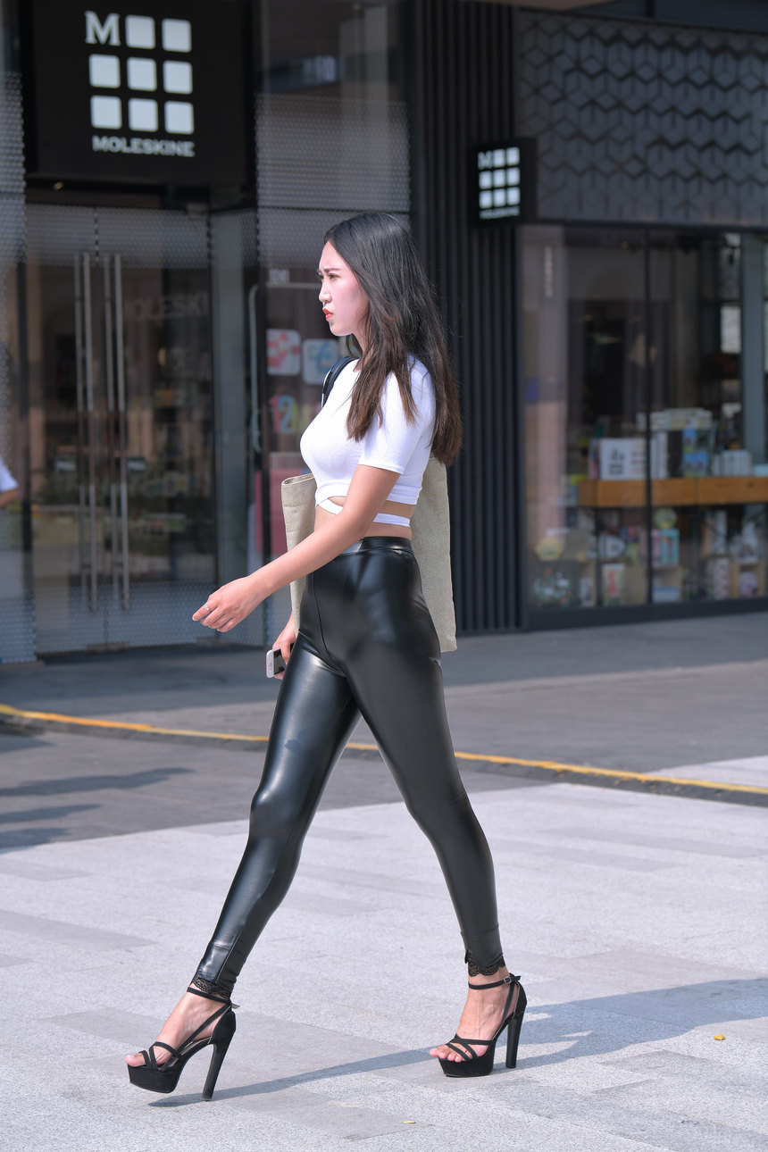 图片[2]-精选街拍作品 NO.0013 身姿挺拔紧身皮裤美女图片第2部[156P／207MB]-绅士图