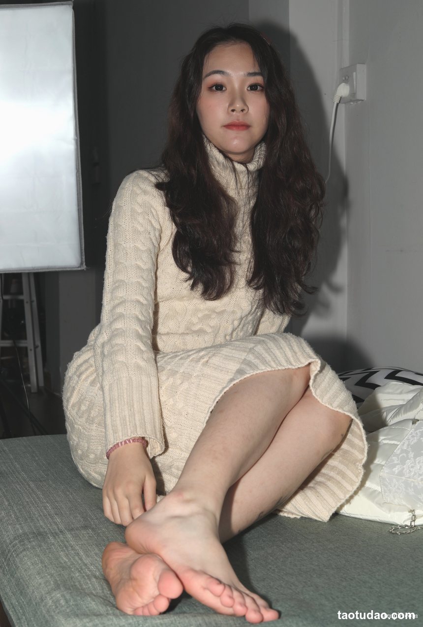 图片[4]-Pary摄影 NO.046 大美女琪琪脚底大餐，近距离脚底特写，汗腺清晰可见[130P／289MB]-绅士图