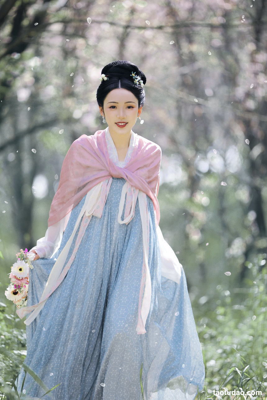 [YITUYU艺图语]2022.04.23 秋千架下 槐枝-[21+1P／431MB]-艺库