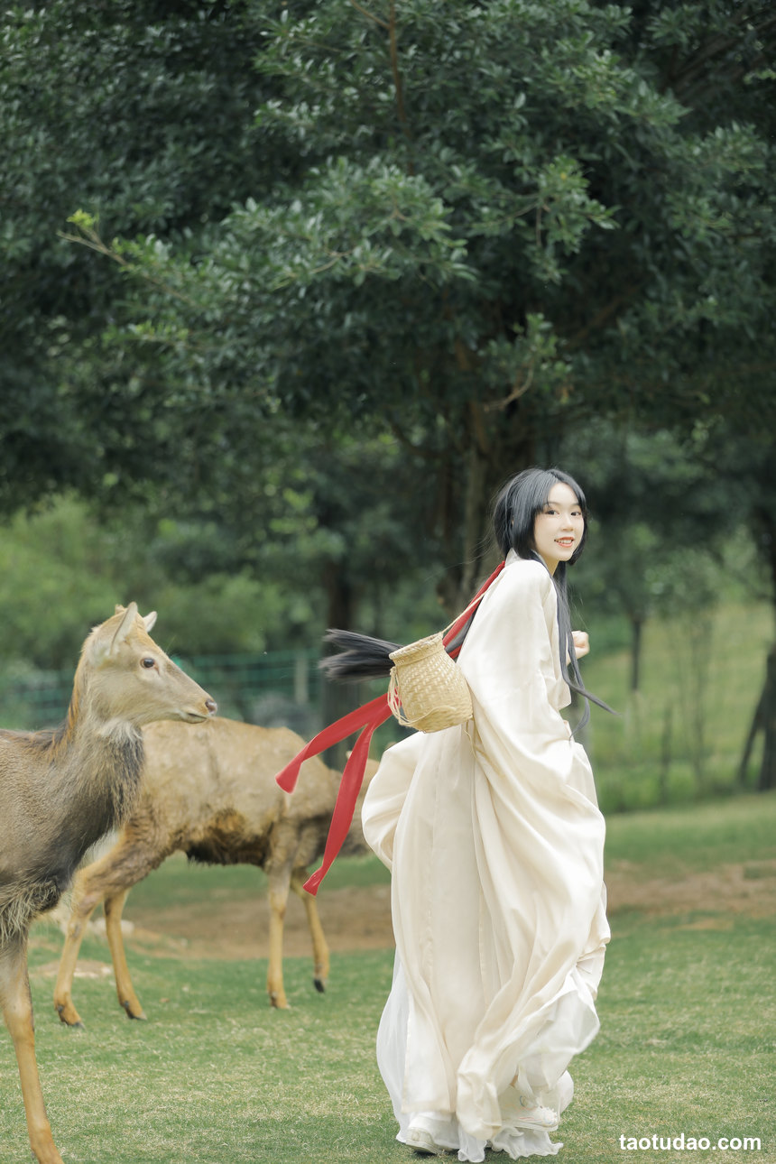 图片[2]-[YITUYU艺图语]2022.05.28 鹿鸣 槐枝-[26+1P／352MB]-绅士图