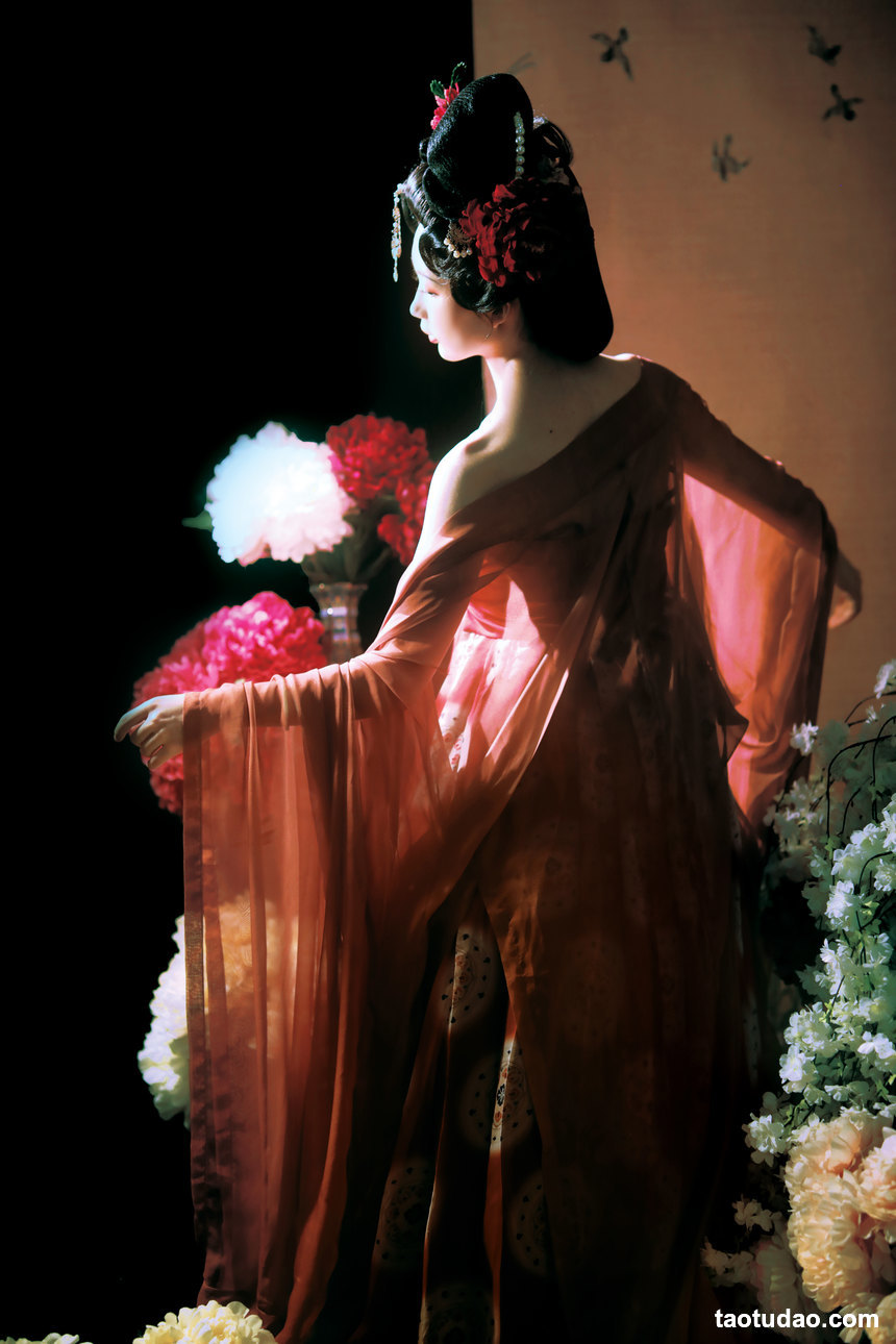 图片[2]-[YITUYU艺图语]2022.08.23 贵妃醉卧牡丹丛 文鱼[20+1P／290MB]-绅士图