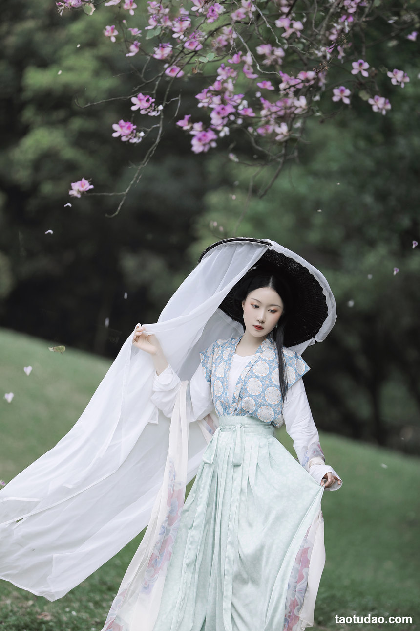 图片[2]-[YITUYU艺图语]2022.04.25 春庭暮 涵涵[19+1P／265MB]-绅士图