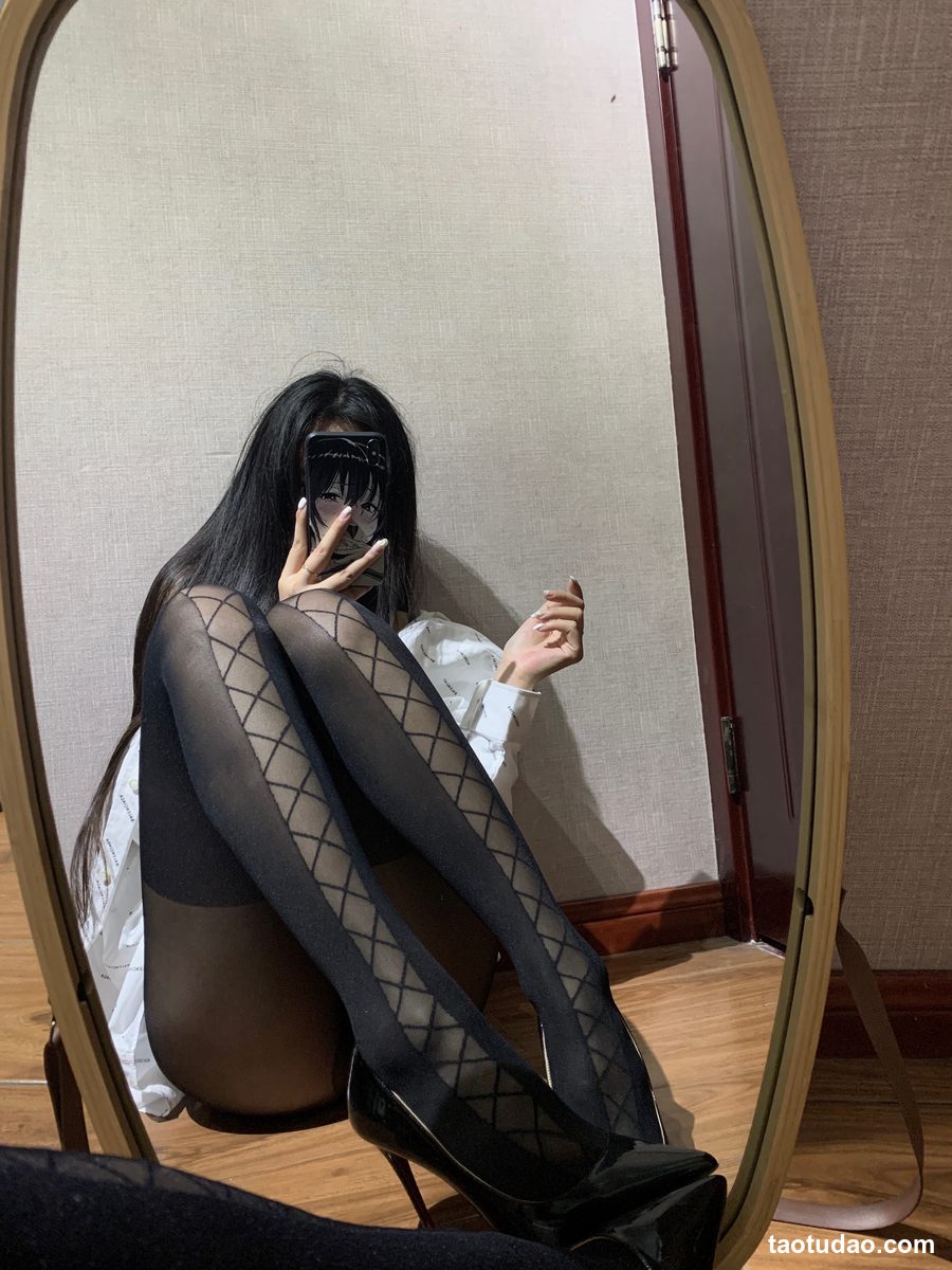 图片[2]-陈佩奇yyyy – 看腿看猪姐 [23P-63MB]-绅士图