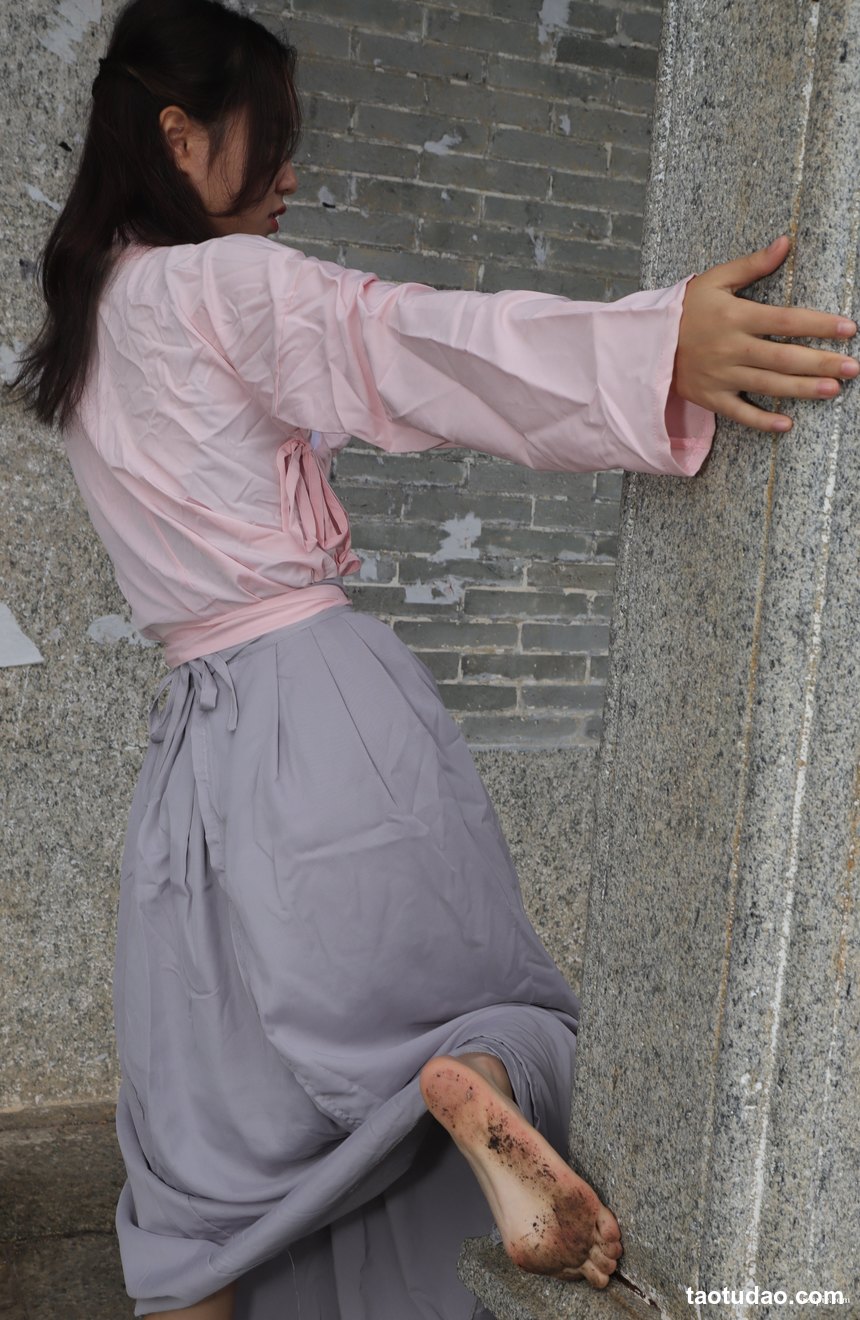 图片[4]-Pary摄影 NO.017 小淇穿上汉服赤脚游玩古镇[134P／497MB]-绅士图