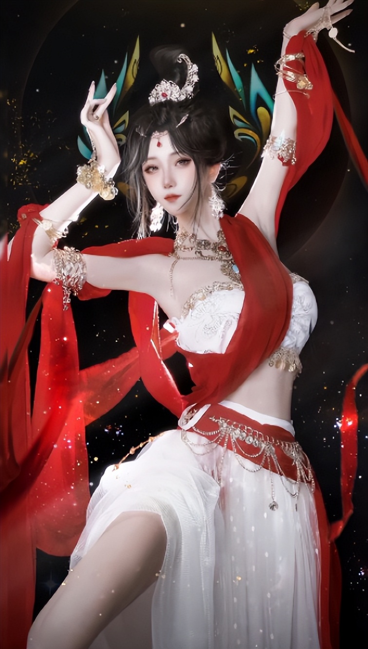才上线不到一周,迦南龙门飞天Cos就来了!抹胸、长腿等比例还原