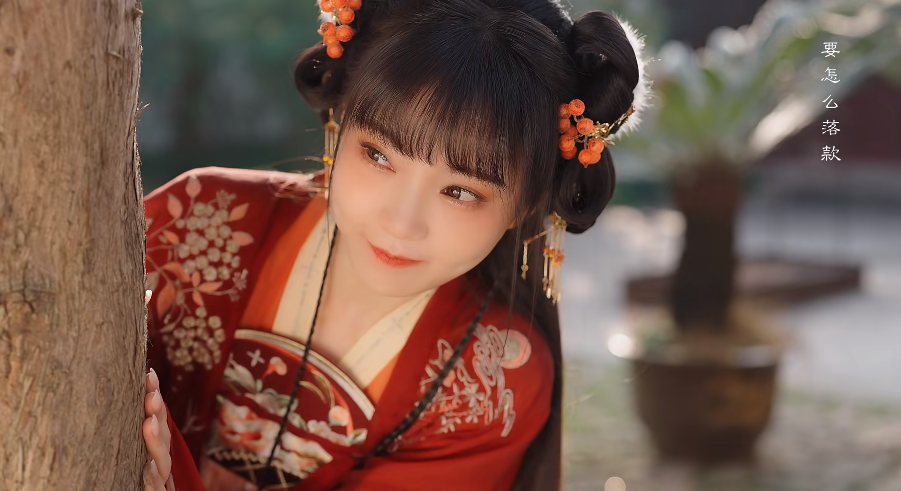 B站镇站之腿咬人猫,因对宅舞区大打擦边不满,怒转行做美食博主