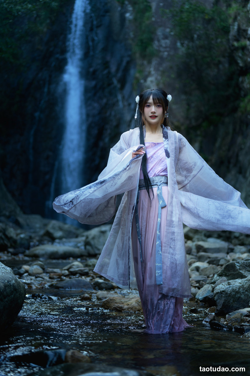 图片[4]-[YITUYU艺图语]2022.07.12 寻蝶梦 兔子Zzz不吃胡萝卜[35+1P／399MB]-绅士图