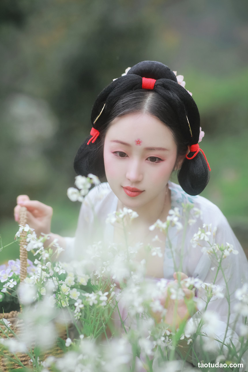 图片[2]-[YITUYU艺图语]2022.04.04 有美一人 大头小甜甜[21+1P／326MB]-绅士图