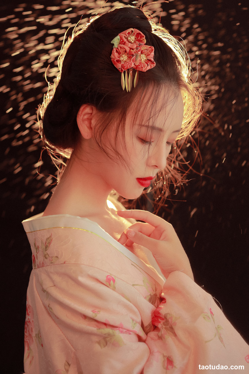 图片[2]-[YITUYU艺图语]2022.07.11 神明少女 秦朝歌[21+1P／229MB]-绅士图