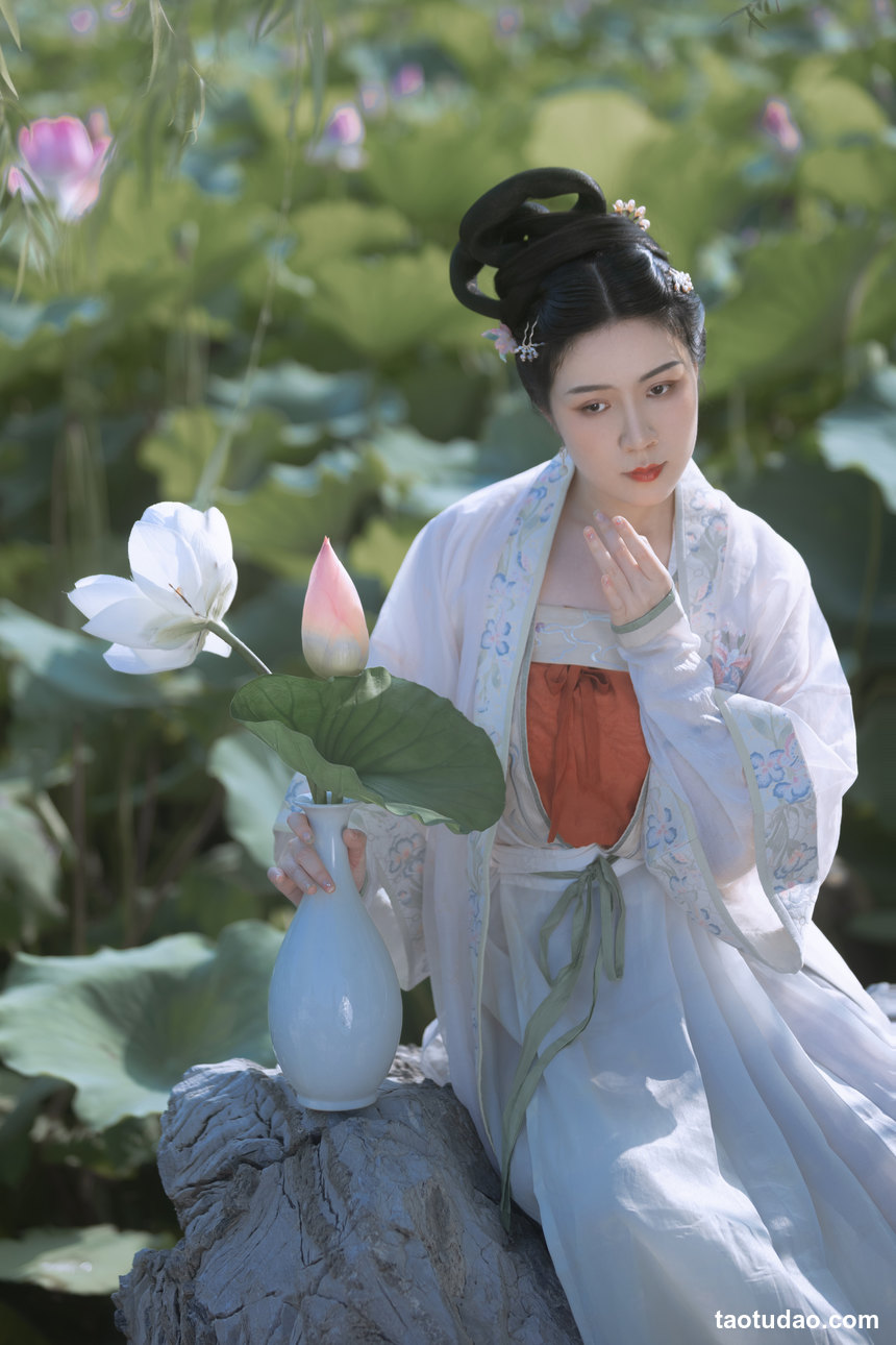 图片[3]-[YITUYU艺图语]2022.11.21 陶然荷韵 周曦彤[25+1P／195MB]-绅士图