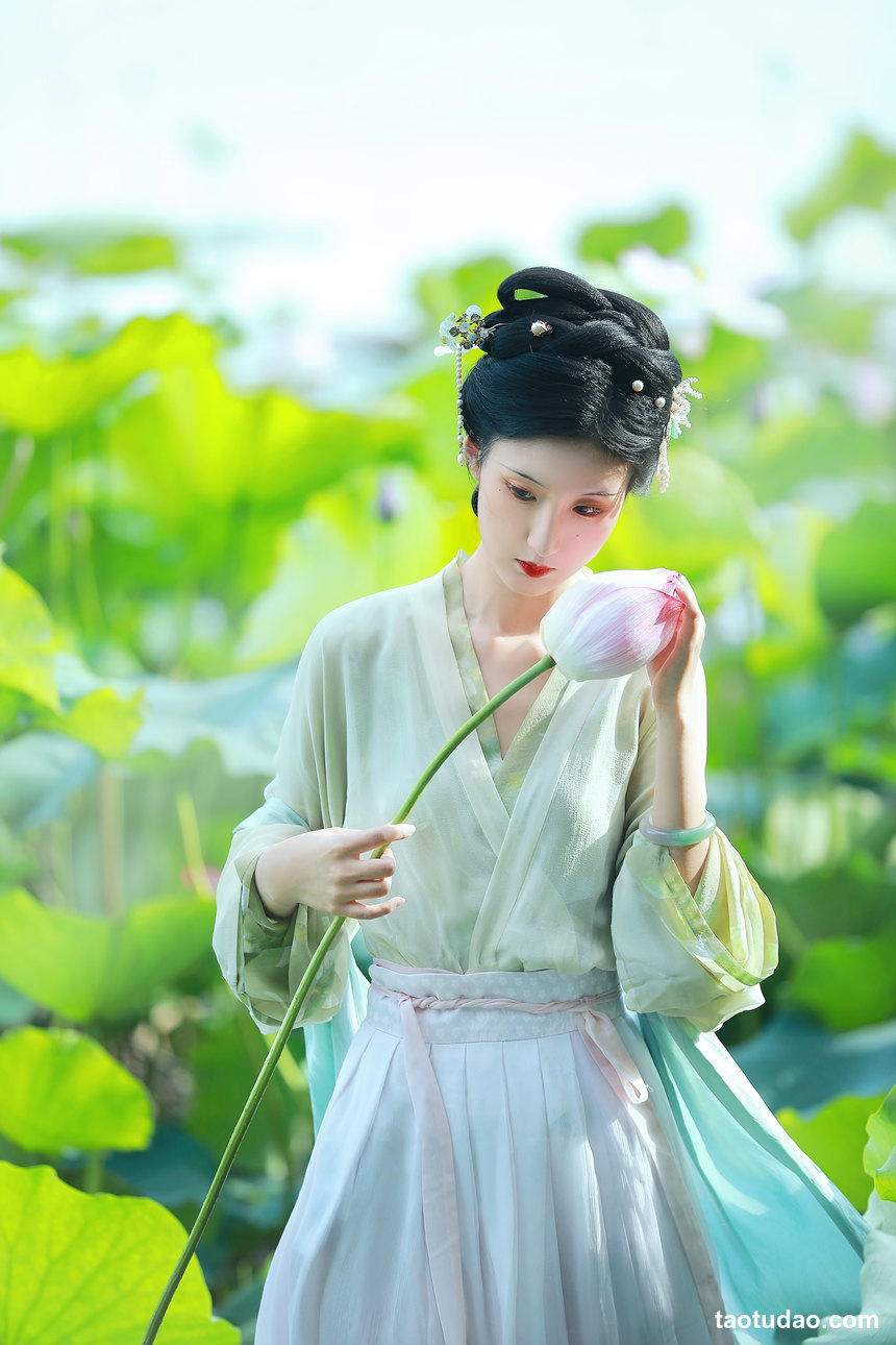 图片[3]-[YITUYU艺图语]2023.01.12 她清冷得好像一首宋词 荷里寒[22+1P／183MB]-绅士图