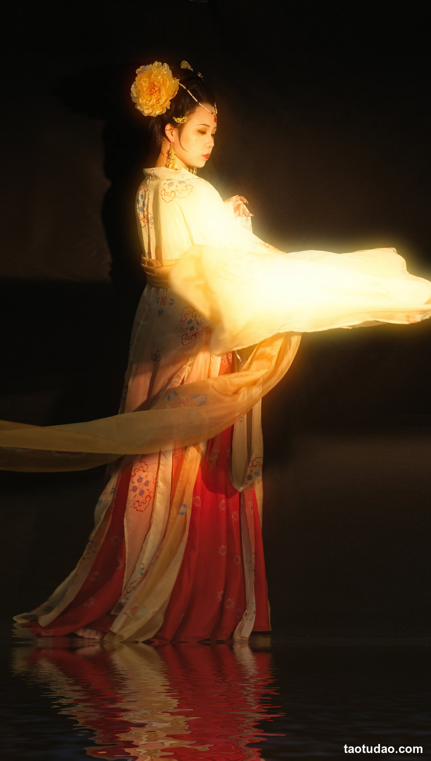 图片[4]-[YITUYU艺图语]2022.09.16 露华浓 一只高高[23+1P／466MB]-绅士图